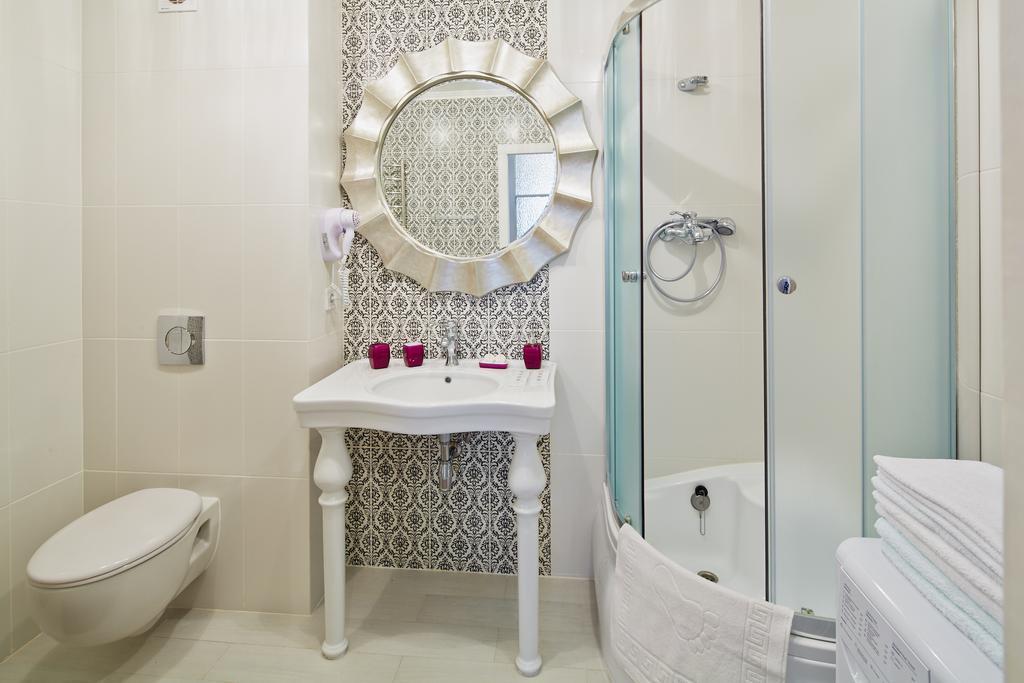 2 Bedrooms Apartments Levia 2 Apartment